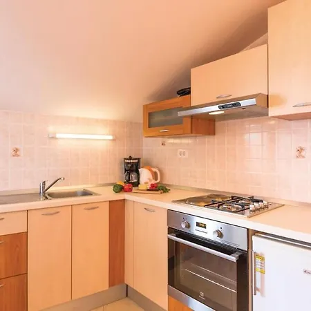 Apartment J&f Tučepi